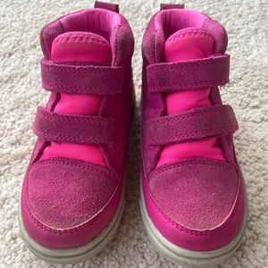 UGG Waterproof T Rennon Ii Weather Sneaker Size 8